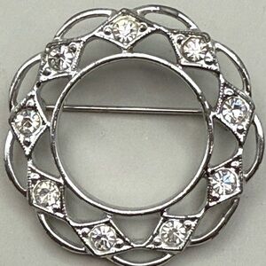 Vintage Sarah Coventry Rhinestone Circle Brooch Silver Tone Pin